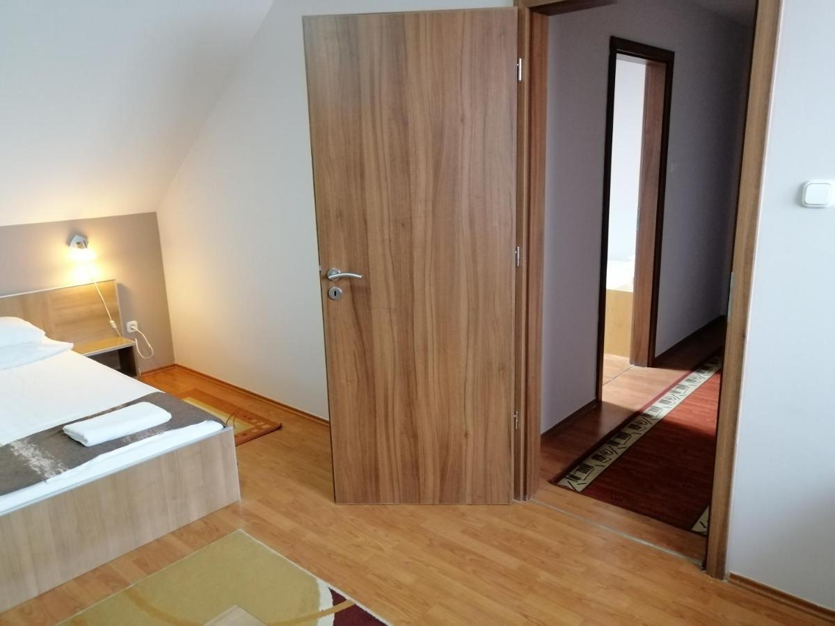Csipkehaz Apartman Cserkeszőlő Extérieur photo