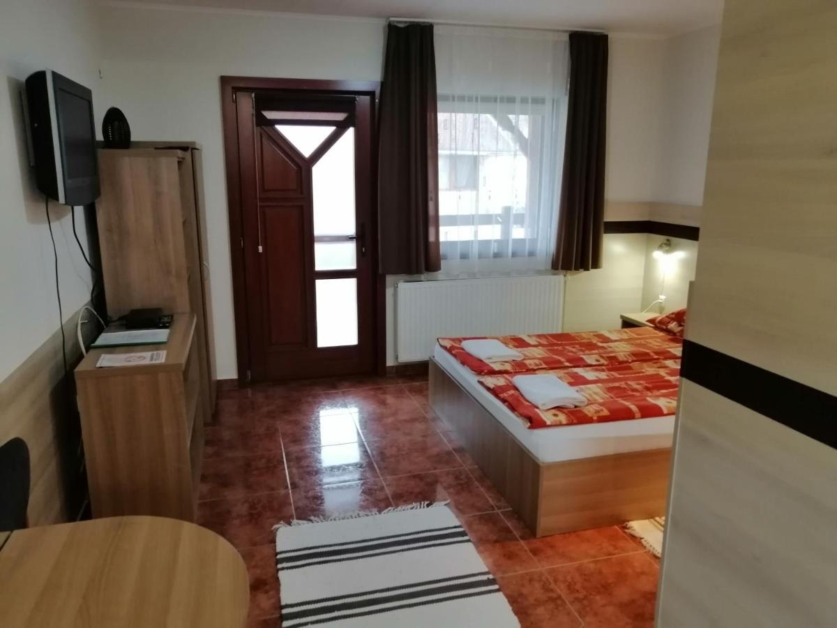Csipkehaz Apartman Cserkeszőlő Extérieur photo