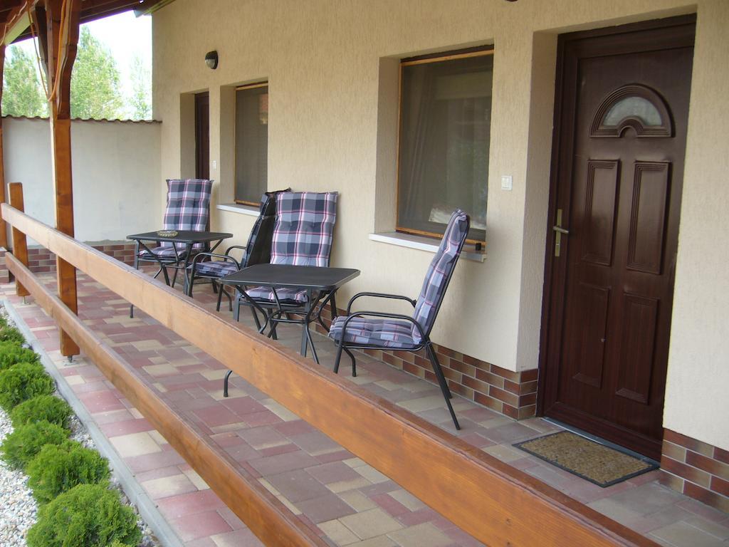Csipkehaz Apartman Cserkeszőlő Extérieur photo