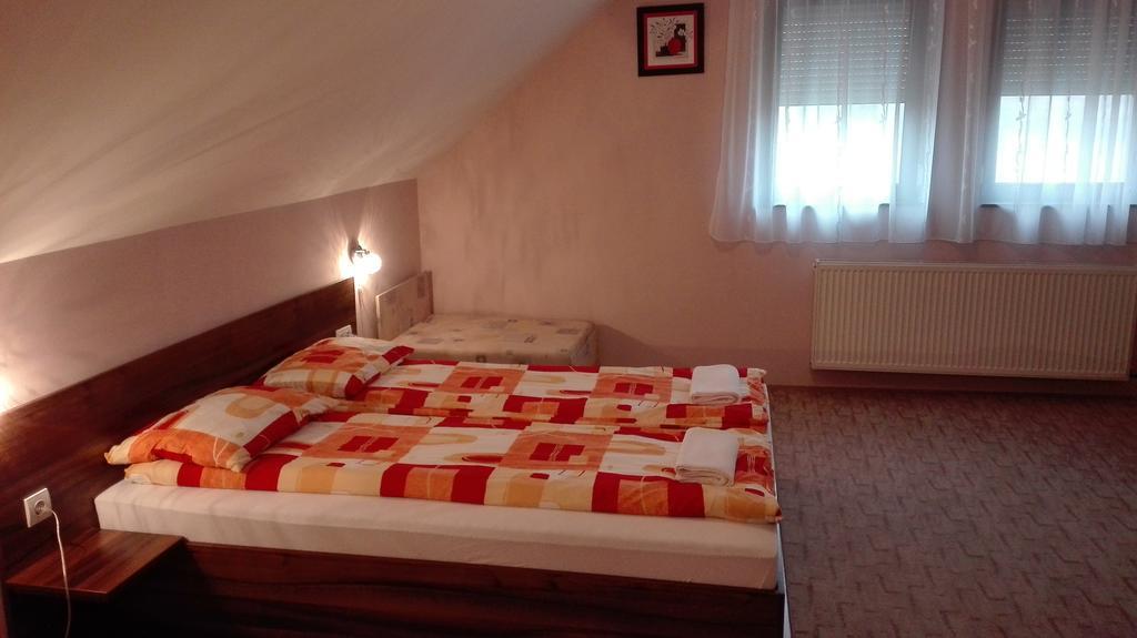Csipkehaz Apartman Cserkeszőlő Extérieur photo