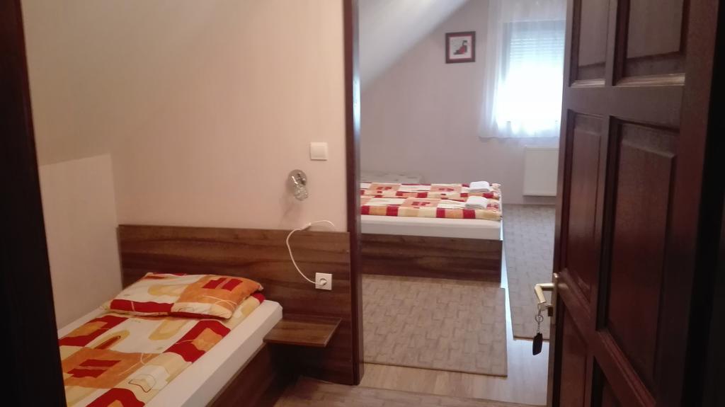 Csipkehaz Apartman Cserkeszőlő Extérieur photo