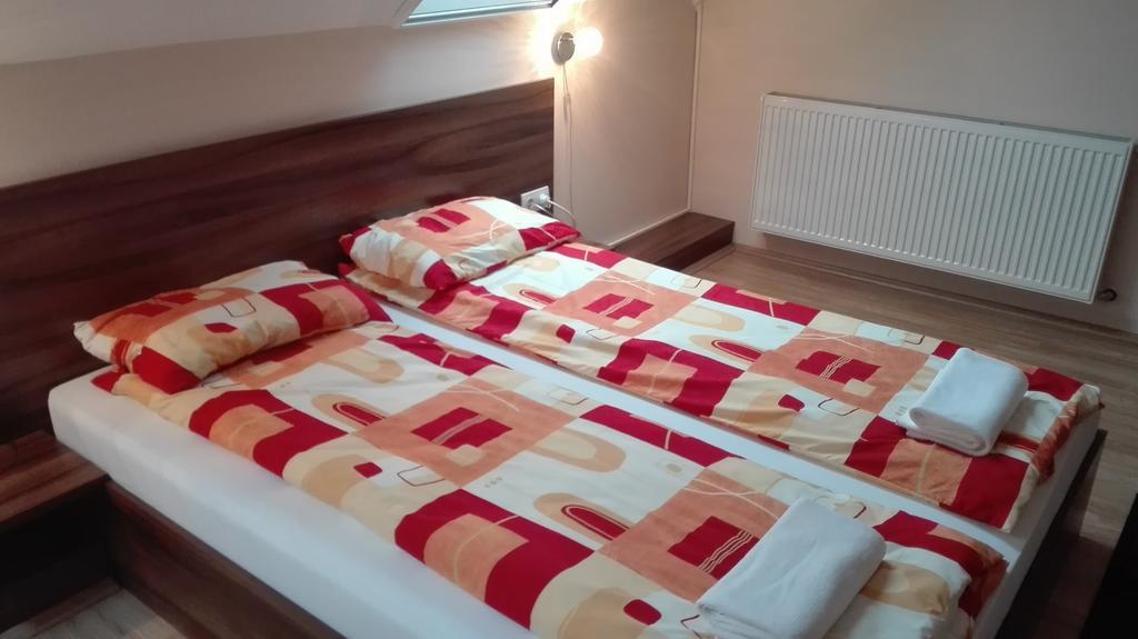 Csipkehaz Apartman Cserkeszőlő Extérieur photo